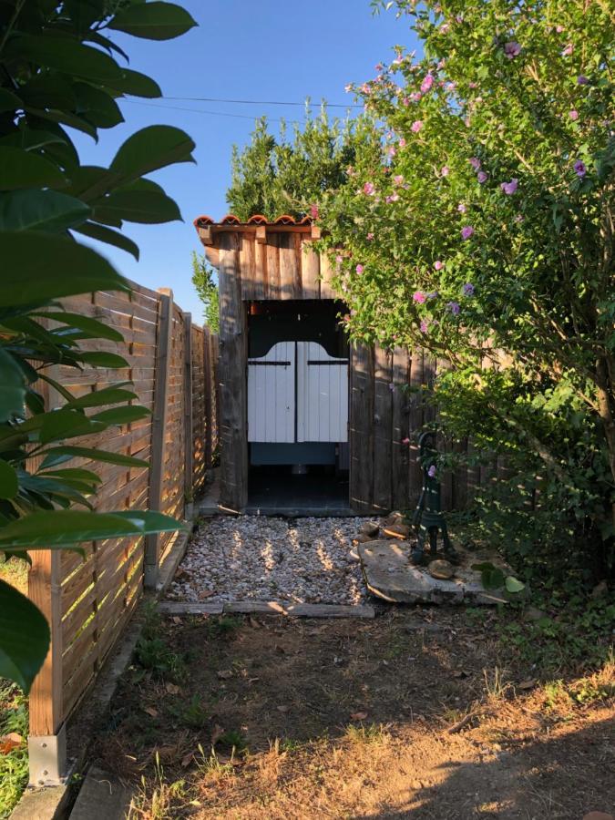 Les Cabanes Du Vigne Molandier Eksteriør bilde